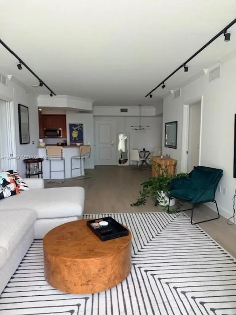350 SE 2nd Street Fort Lauderdale FL 33301