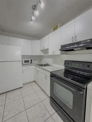 8411 NW 8th Street Miami FL 33126