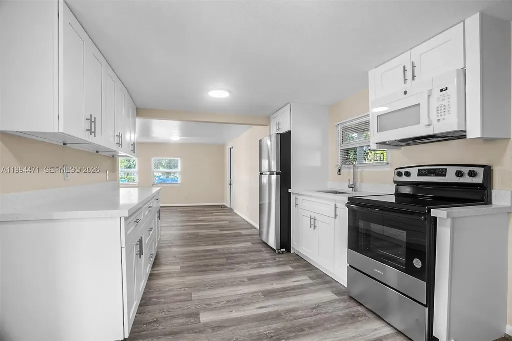 212 SW 11th Street Dania Beach FL 33004
