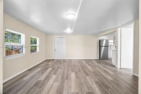 212 SW 11th Street Dania Beach FL 33004