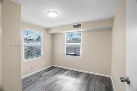 212 SW 11th Street Dania Beach FL 33004