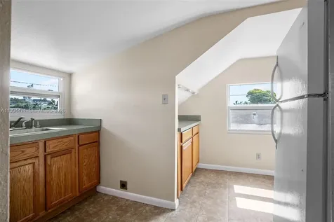 212 SW 11th Street Dania Beach FL 33004