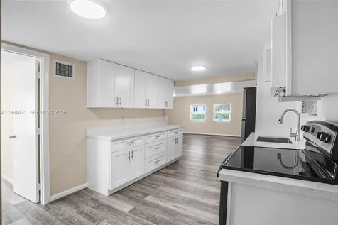 212 SW 11th Street Dania Beach FL 33004