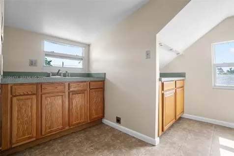 212 SW 11th Street Dania Beach FL 33004