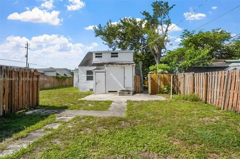212 SW 11th Street Dania Beach FL 33004