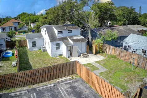 212 SW 11th Street Dania Beach FL 33004
