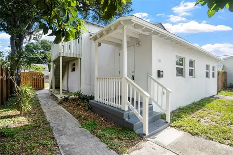 212 SW 11th Street Dania Beach FL 33004