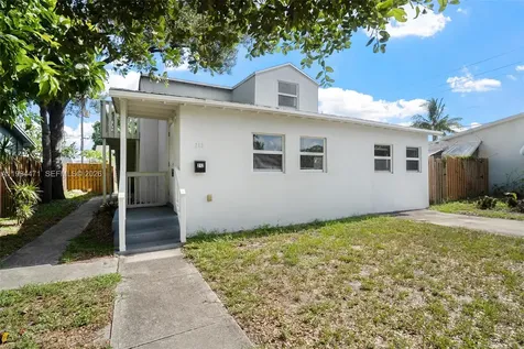 212 SW 11th Street Dania Beach FL 33004
