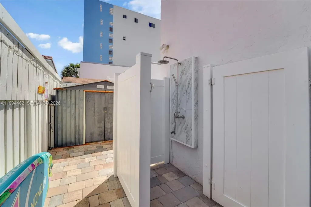 335 Virginia Street Hollywood FL 33019