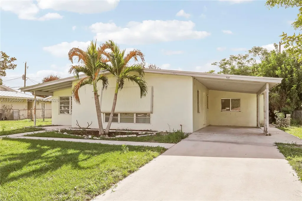 721 SE Solaz Avenue Port St. Lucie FL 34983