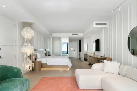 2201 Collins Avenue Miami Beach FL 33139