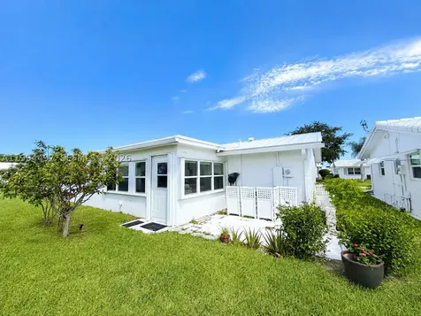 2105 SW Park Drive Boynton Beach FL 33426
