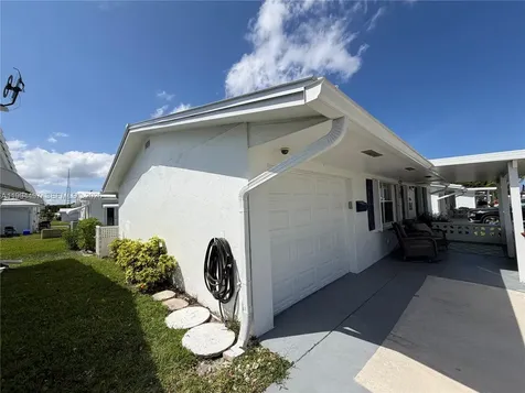 2105 SW Park Drive Boynton Beach FL 33426