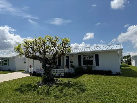 2105 SW Park Drive Boynton Beach FL 33426