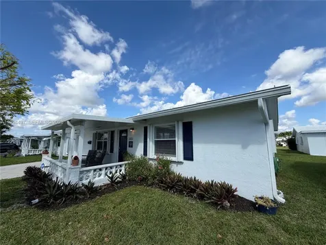 2105 SW Park Drive Boynton Beach FL 33426