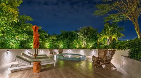 700 NE 24th Street 24th Street Miami FL 33137