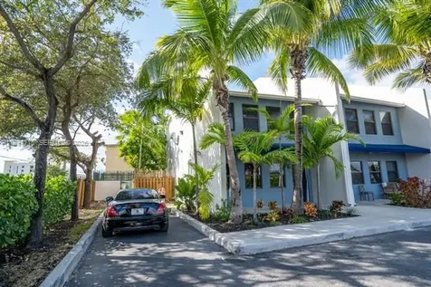 1622 NW 1st Avenue Miami FL 33136