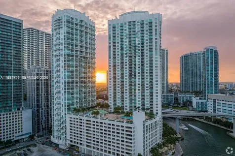41 SE 5th Street Miami FL 33131