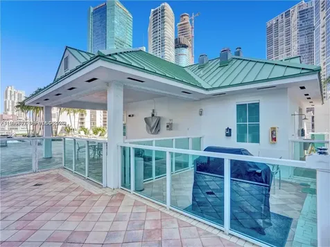 41 SE 5th Street Miami FL 33131