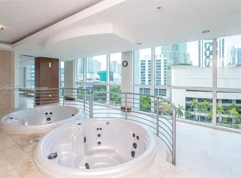 41 SE 5th Street Miami FL 33131