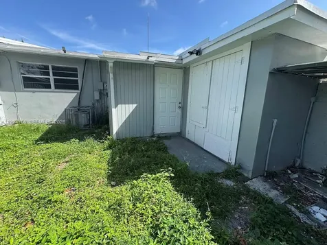 5440 SW 38th Court West Park FL 33023