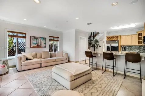2841 Day Avenue Miami FL 33133