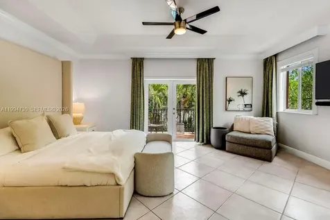 2841 Day Avenue Miami FL 33133
