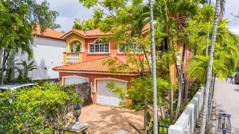 2841 Day Avenue Miami FL 33133