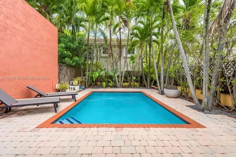 2841 Day Avenue Miami FL 33133