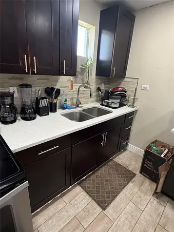 5432 SW 18th Street West Park FL 33023