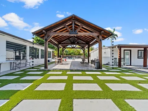 15305 SW 209th Avenue Miami FL 33187