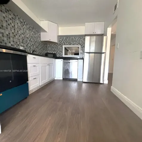 109 SW 1st Avenue Hallandale Beach FL 33009