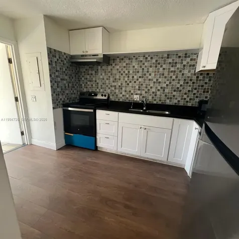 109 SW 1st Avenue Hallandale Beach FL 33009