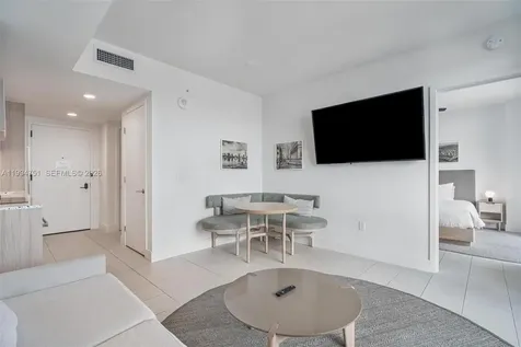 159 NE 6 Miami FL 33132