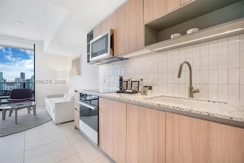 159 NE 6 Miami FL 33132