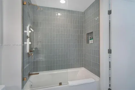 159 NE 6 Miami FL 33132