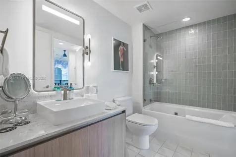 159 NE 6 Miami FL 33132