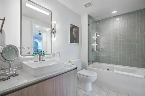 159 NE 6 Miami FL 33132