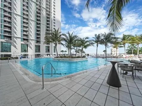 159 NE 6 Miami FL 33132