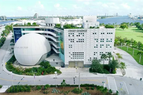 159 NE 6 Miami FL 33132