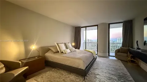 2000 Island Boulevard Aventura FL 33160