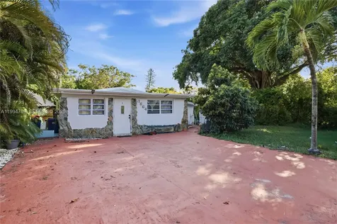 1664 NE 179th Street North Miami Beach FL 33162