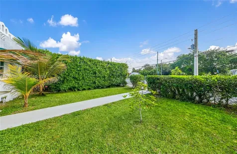 330 NW 25th Avenue Miami FL 33125