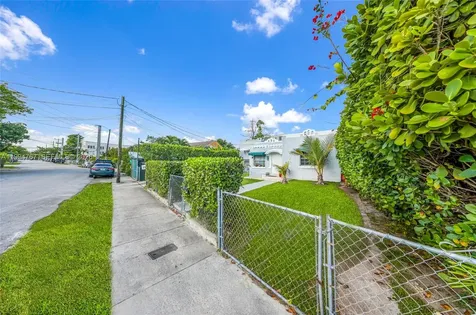 330 NW 25th Avenue Miami FL 33125
