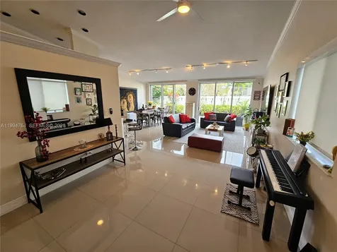 4523 NW 98th Avenue Doral FL 33178