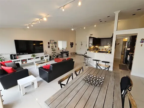 4523 NW 98th Avenue Doral FL 33178
