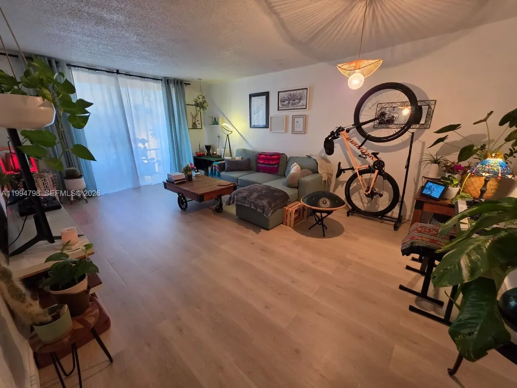 9360 Fontainebleau Boulevard Miami FL 33172