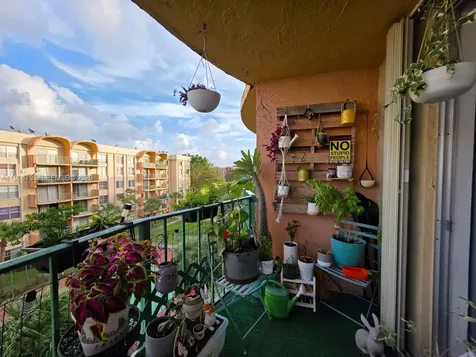 9360 Fontainebleau Boulevard Miami FL 33172