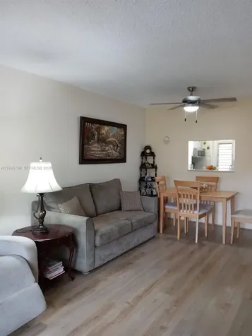 Lauderdale Lakes FL 33319