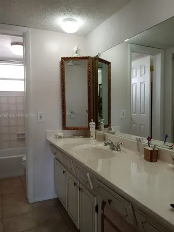 Lauderdale Lakes FL 33319
